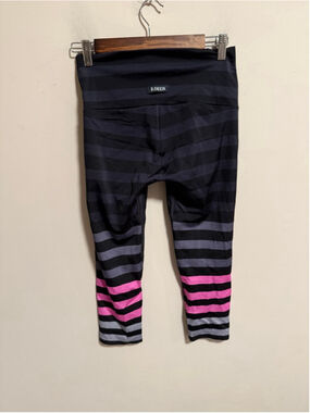 K-Deer Capri Black Stripe Ombré Pink Capri Legging- Size Large